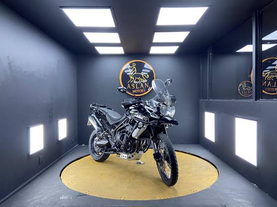 TRIUMPH TIGER 800 XCX 